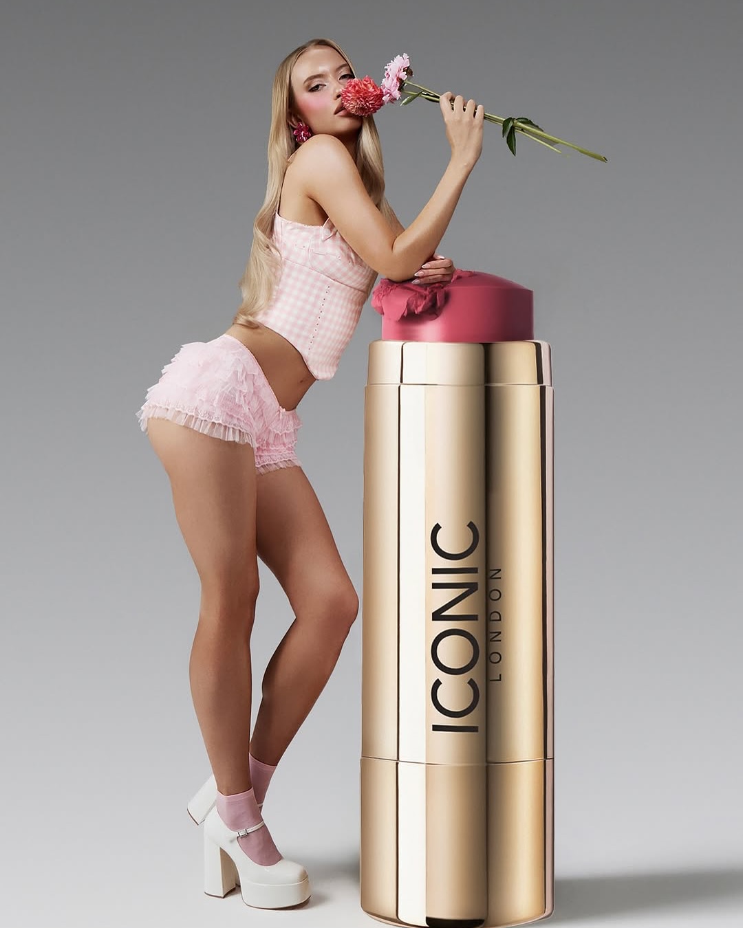 New campaign shoot for @iconic.london , shot at fivefourstudios 🌸🌷

@jenspenceproduction 
@rebeccatessler 
@treasuredelorenevans 
@b_rad_roo 
@kanelongden 
@kierans.jpeg 
@sophieepalmer 
@lulu.reynolds 
@nay_hair1 
@theraeagency 
@erin.gibbons 
@phearex 
@aimee.lakinn 

#fivefourstudios