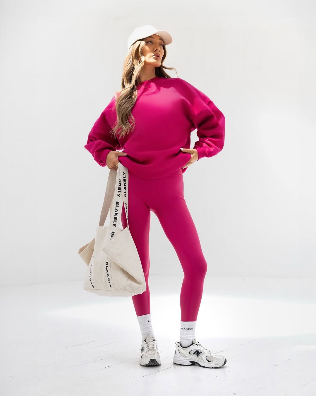 Summer sun in the loft with @blakely_women 💗☀️

#fivefourstudios